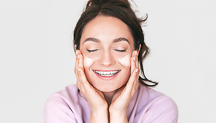 Retinol: čo dokáže, ako ho zaradiť do rutiny a prečo záleží na forme